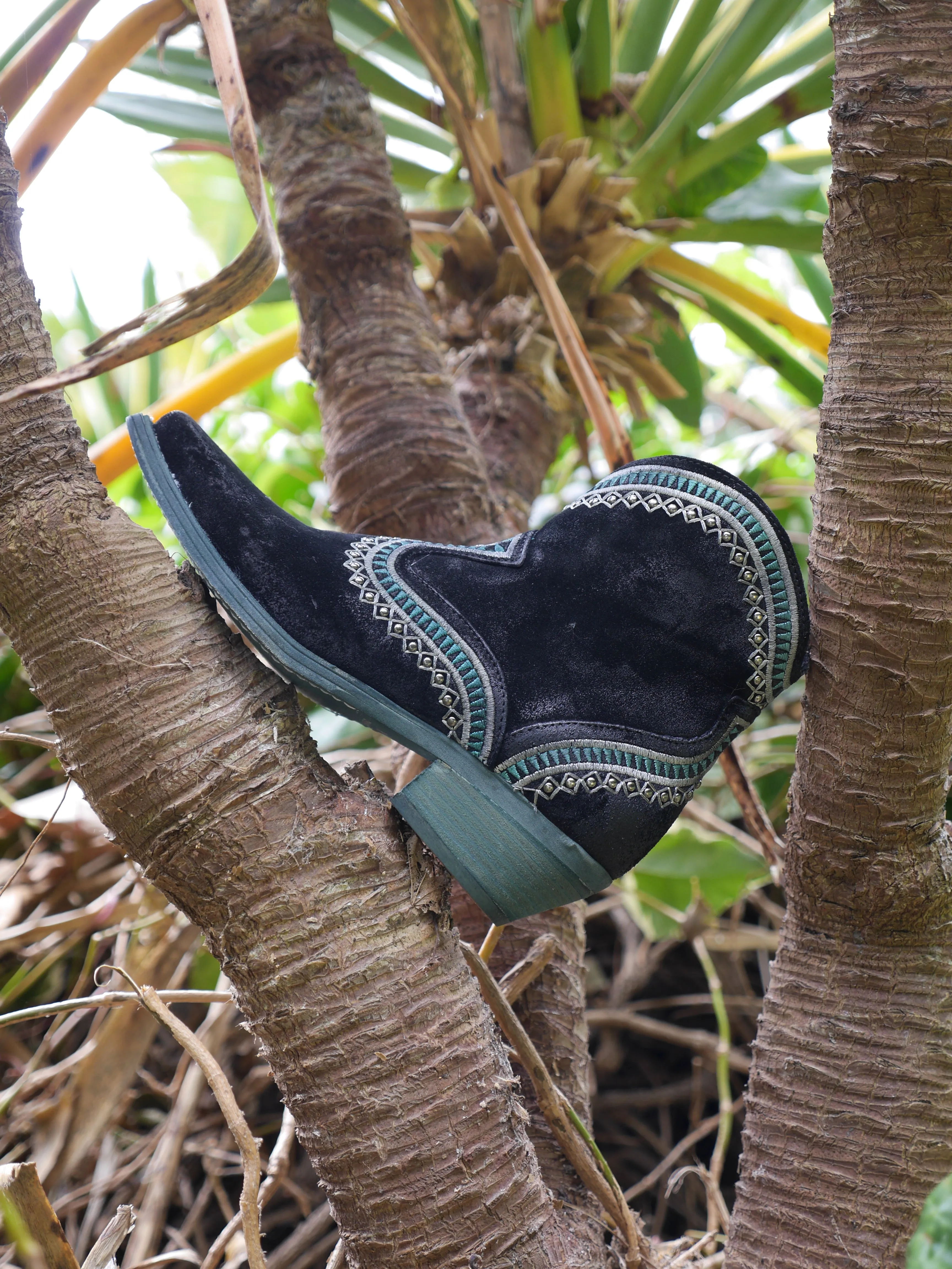 Apache04 - Black Ankle Western Turquoise
