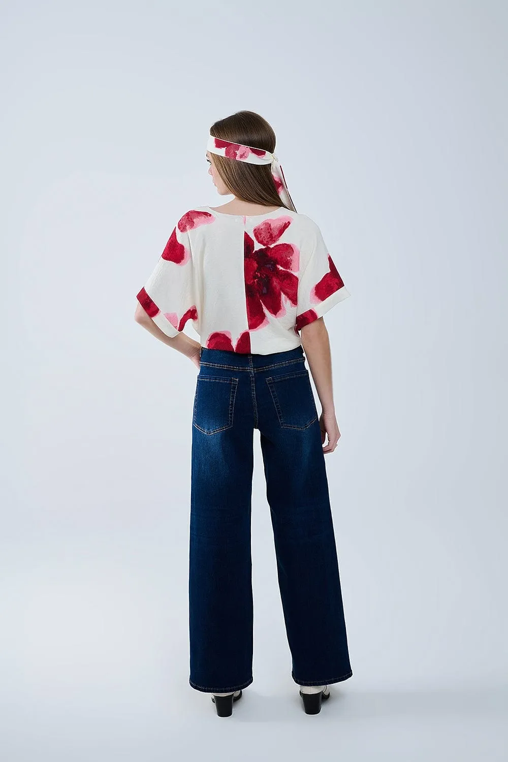 Cropped Beige Blouse With Tropical Floral Print In Red Tied At The Waist
