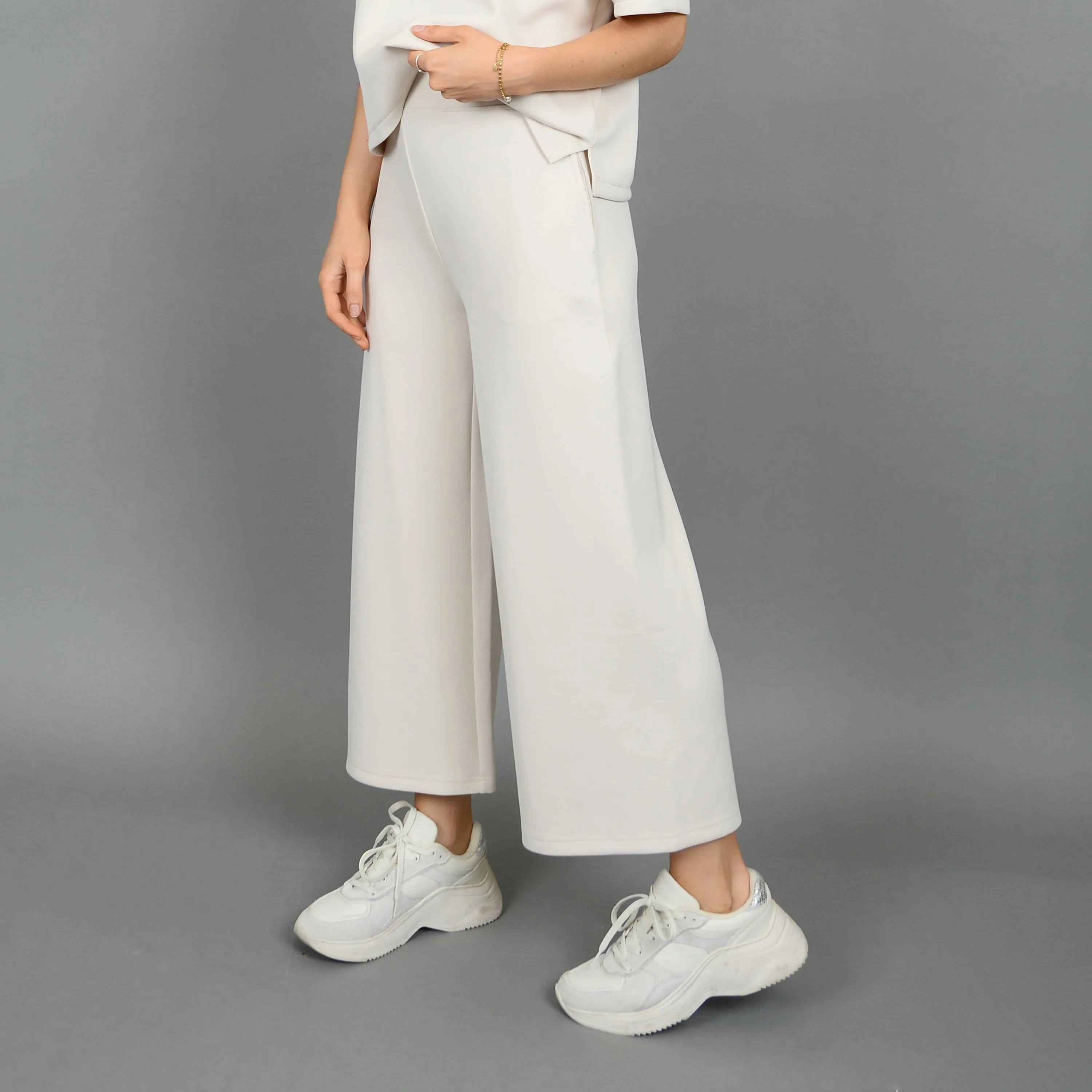 Scuba Victoria Soft Knit Cropped Pants