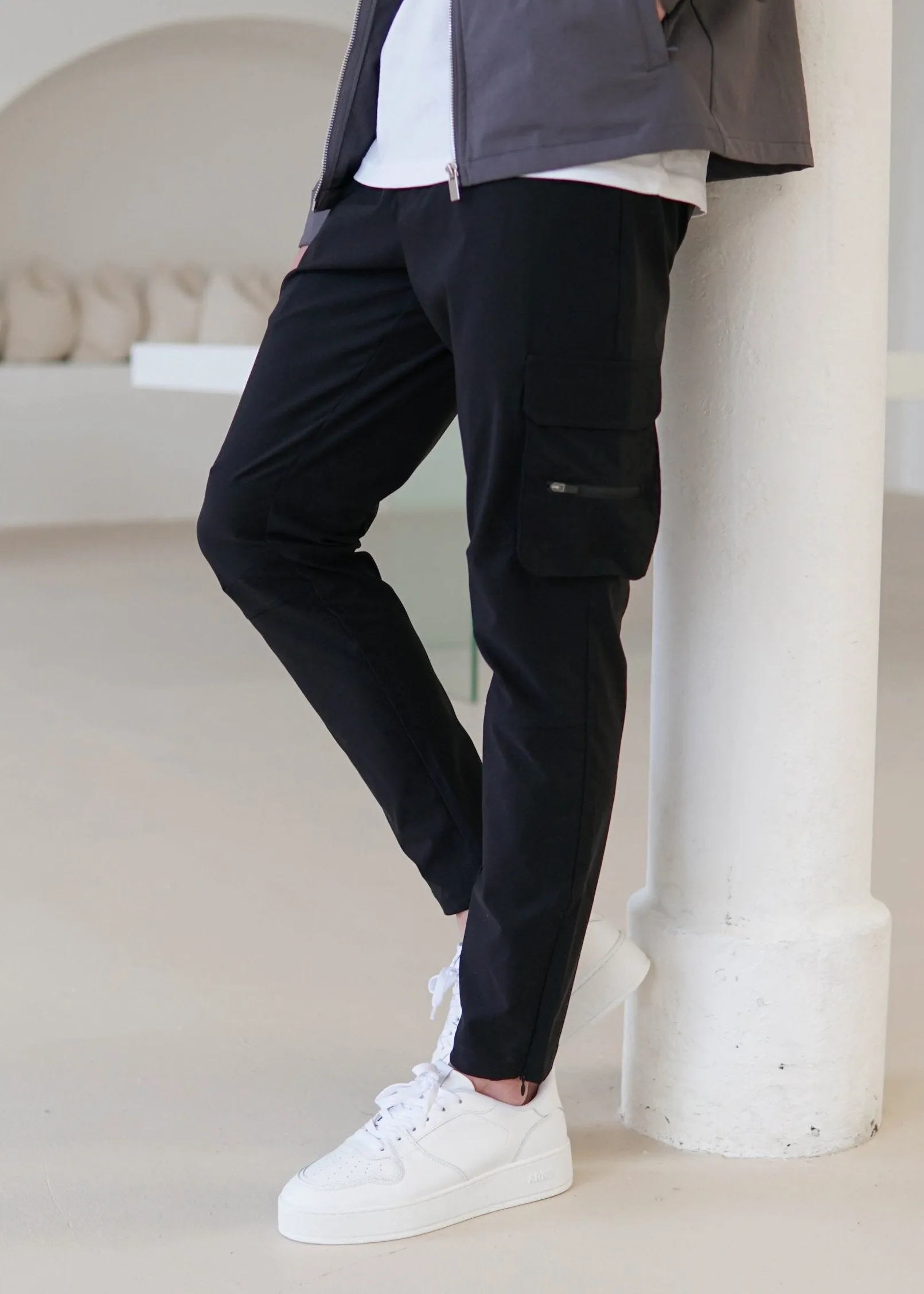 Tech Stretch Cargo Pant In Black