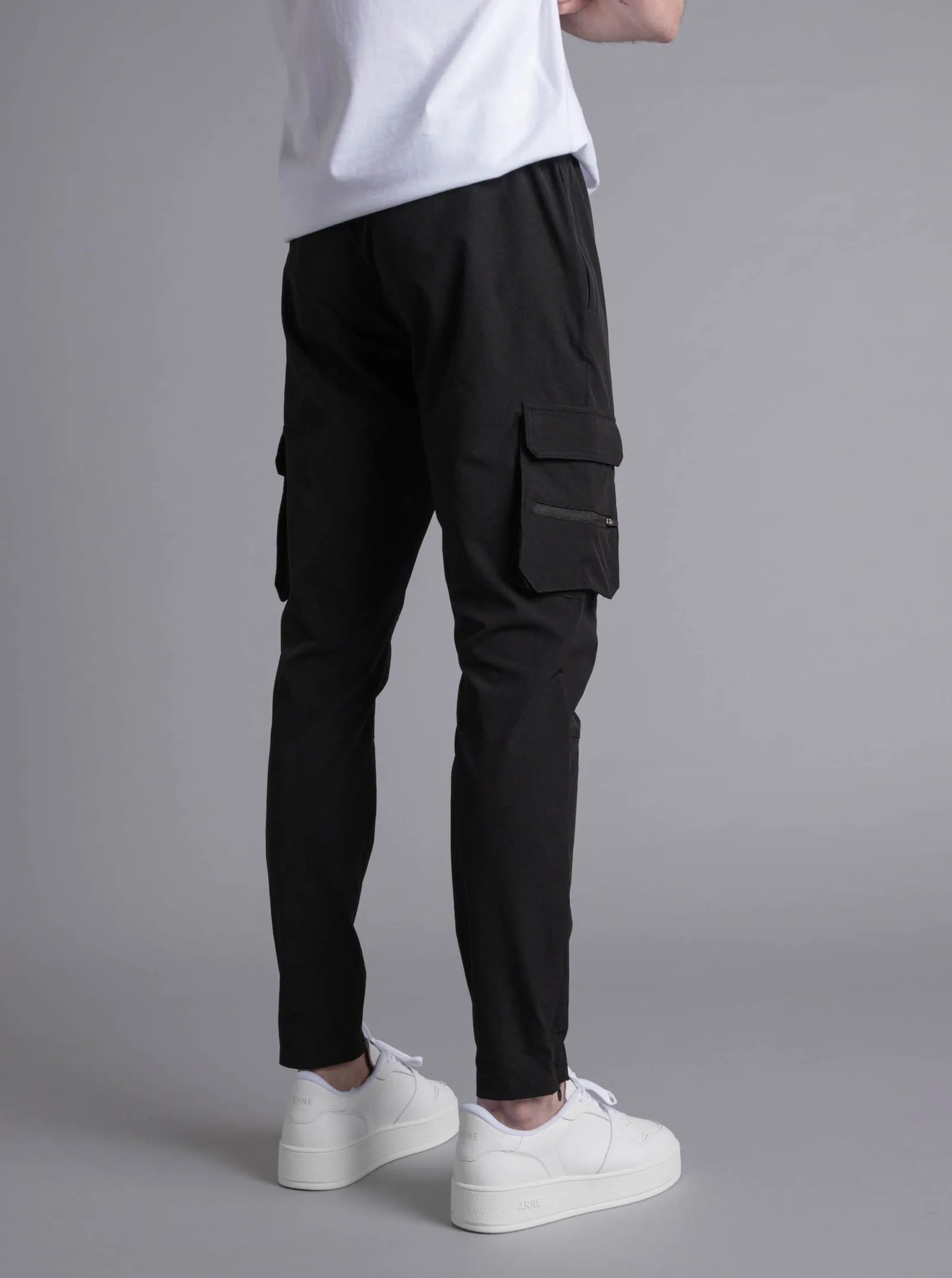 Tech Stretch Cargo Pant In Black