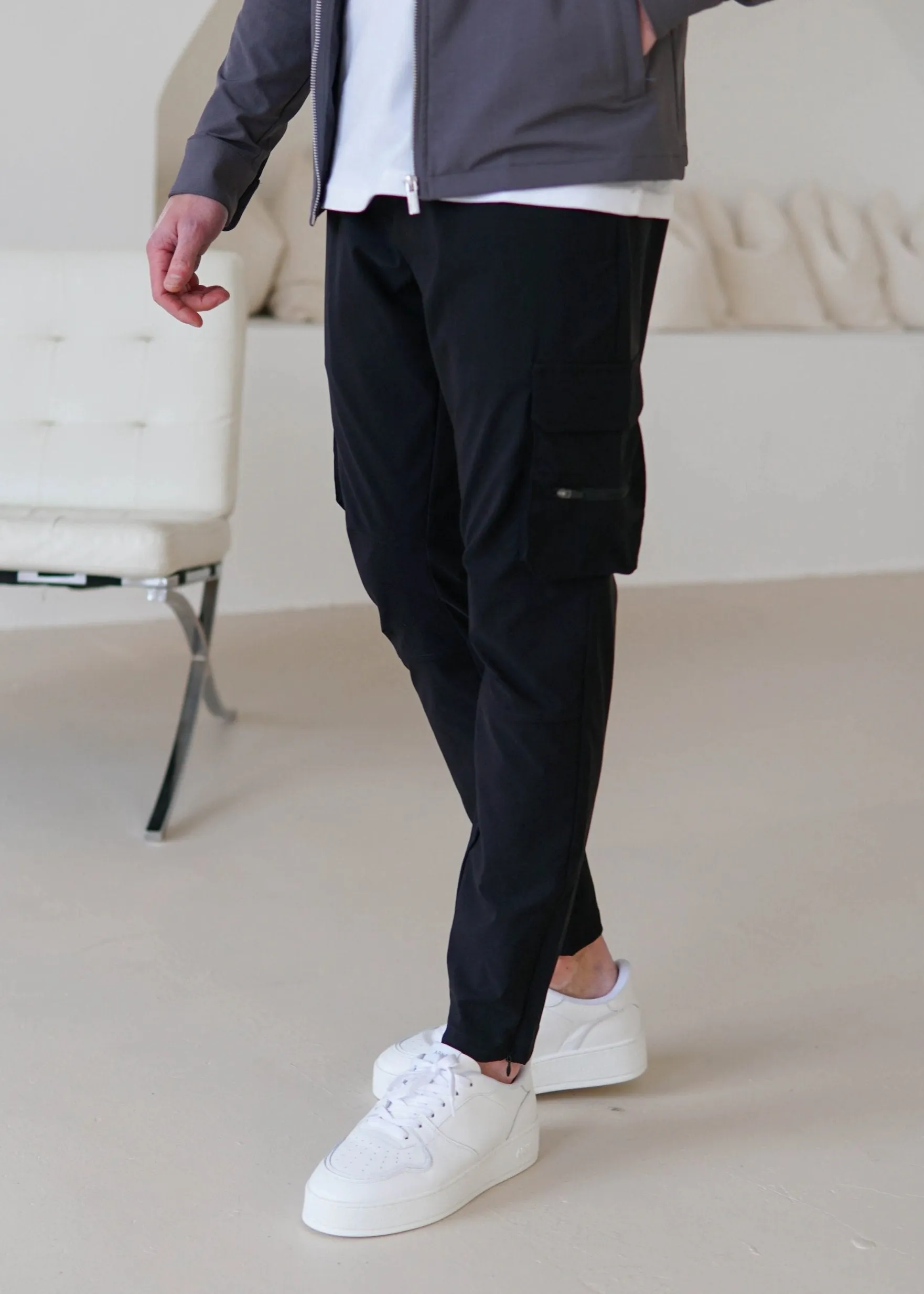 Tech Stretch Cargo Pant In Black